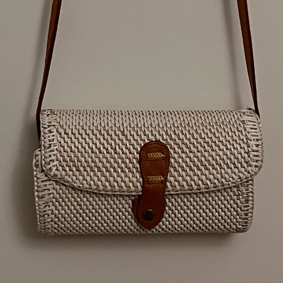 White Rattan Purse - Picture 1 of 2